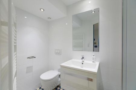 Lavabo et WC studio vieux nice